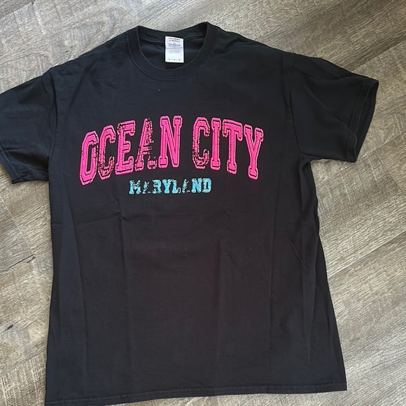 Gildan Black Heavy Cotton T-Shirt - Picture 1 of 2